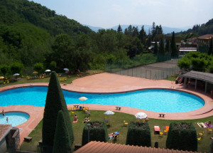 piscina hotel marrani ronta